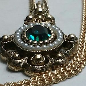 EMERALD PEARL GOLD NECKLACE AVON